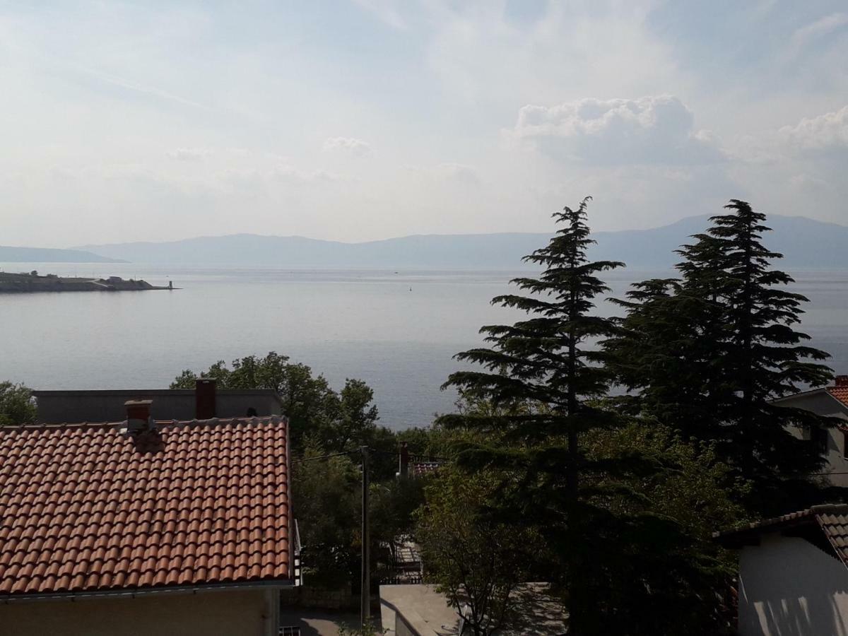 Апартаменты House Daniela Омишаль Экстерьер фото
